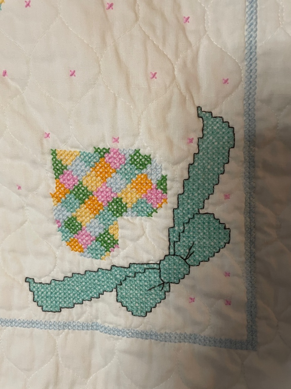 Handmade CROSS STICH Nursery Animal Patchwork Quilt -Yellow, Pink, Green, Blue - Picture 2 of 7